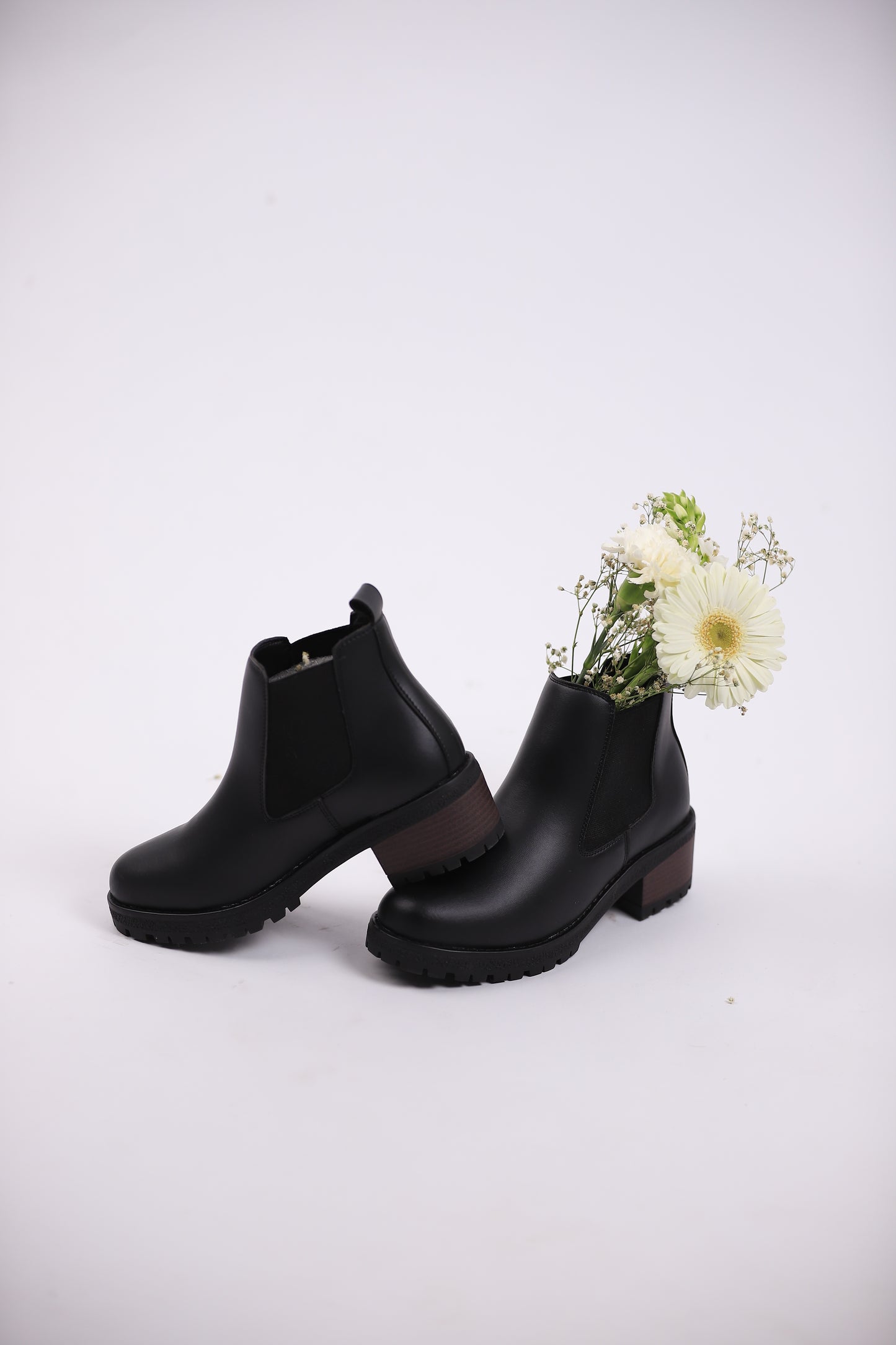 Lyra Chelsea Boot