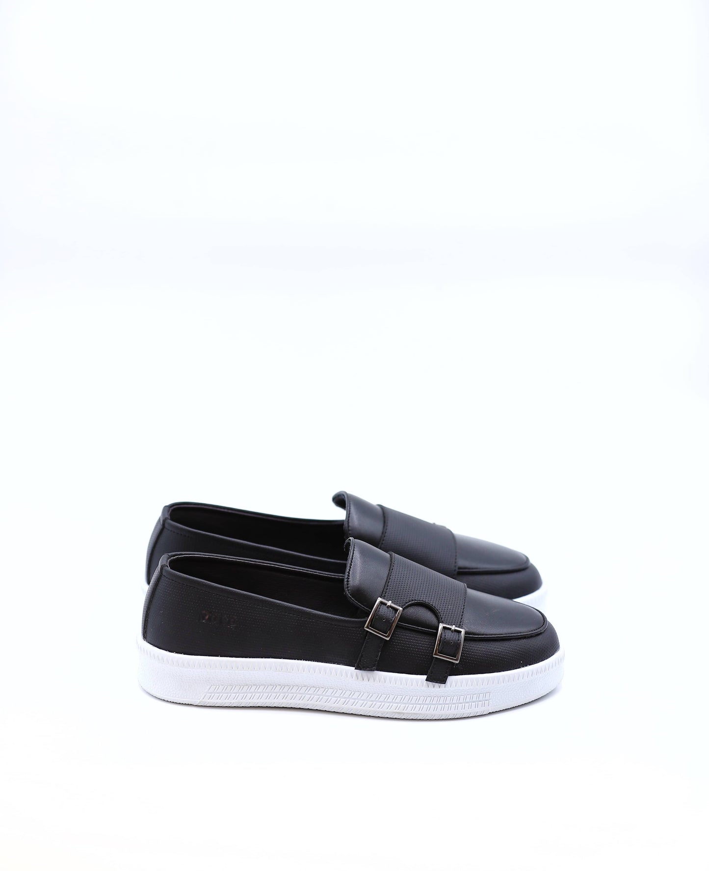 Monks Sneaker
